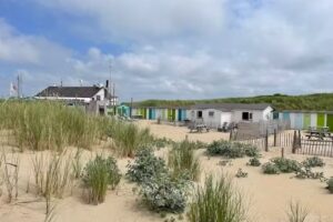 Strandhuis en badcabine Wassenaar