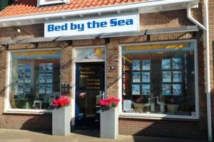 Studio 88, Lit au bord de la mer