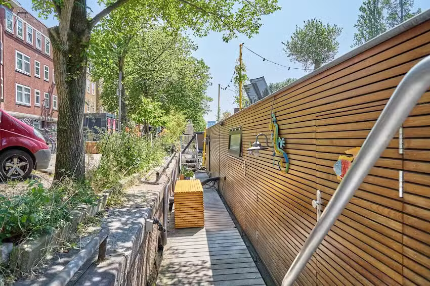 The Amsterdam Houseboat Family