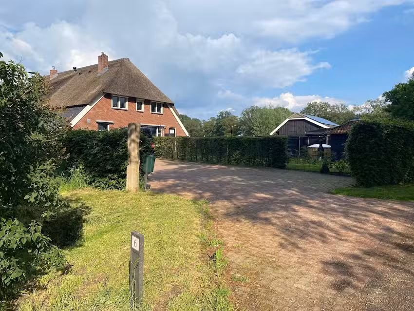 V.O.F. Gerrit en Jolanda en Vakantiewoning ‘logeren in het voorhuis in buurtschap de Kruimers’.