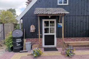 Holiday home/bed and breakfast T’Hoonderhok and De Bongerd