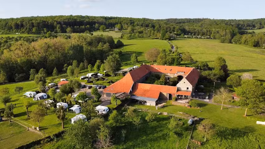 Ferme de vacances Bellet, gîtes et petit camping.