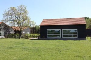 Casas de vacaciones con gallinas en la percha