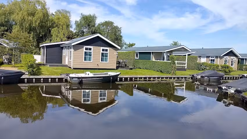 Holiday park Giethoorn 6
