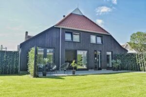 Van Heeckeren Apartments