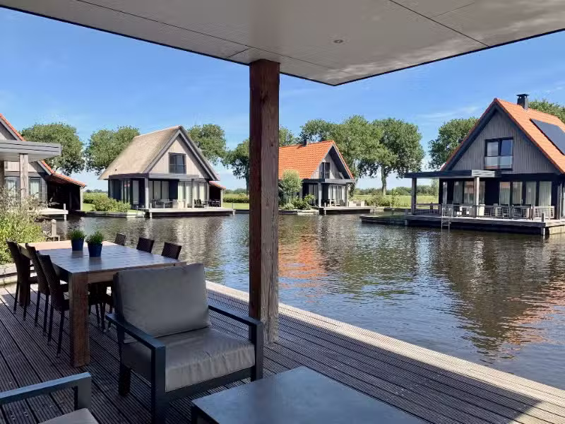 Villa sobre el agua 30 Ossenzijl