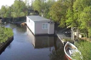 www.rentahouseboat.nl