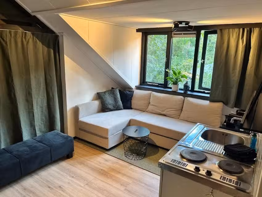 Zen Retreat – Free Private Parking!